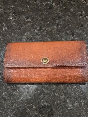 Frye Classic Brown Leather Wallet with Brass Button